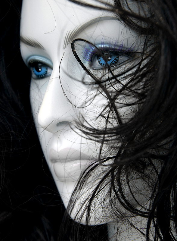 33 Puppe_DDB8850 Kopie.jpg - In schwarz / weiss umkonvertiert und coloriert